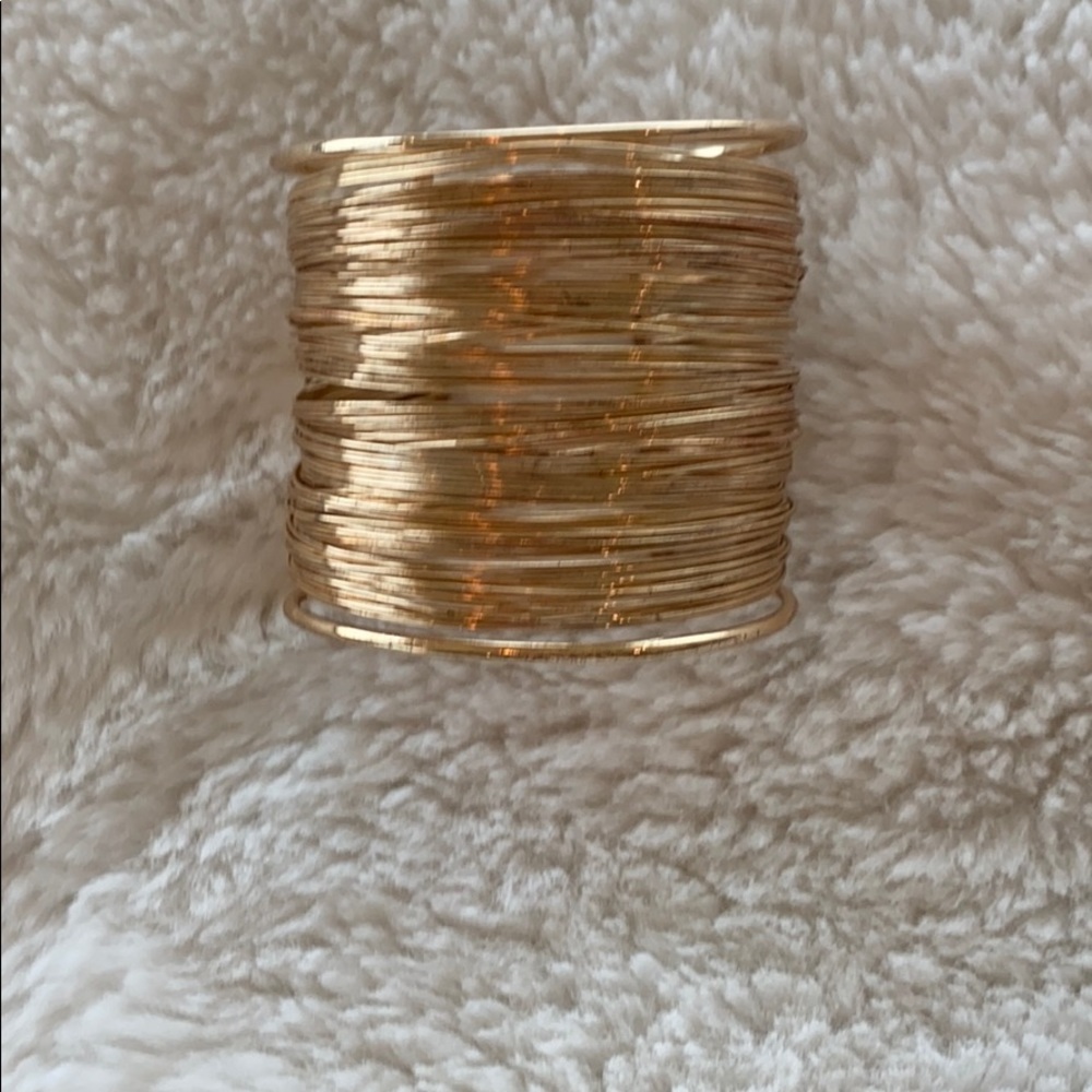Gold bangle - Picture 3 of 4